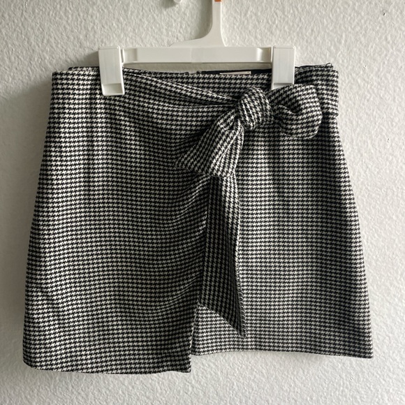 Wool skirt in houndstooth pattern - Picture 4 of 7